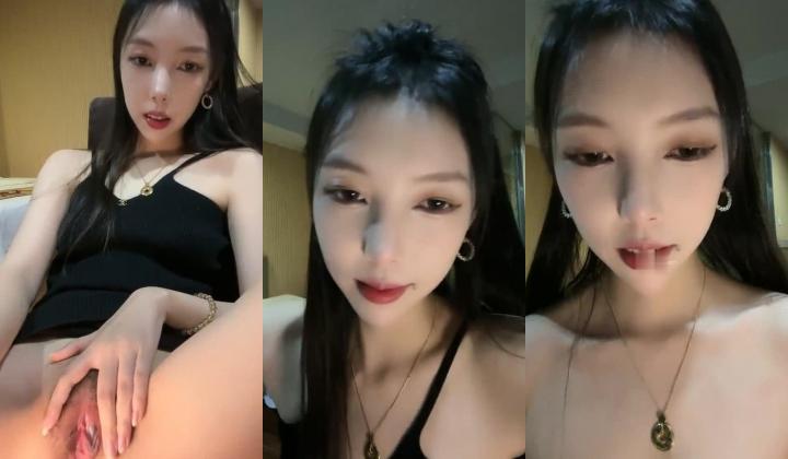 粉丝们~最正宗校花【高考落榜生】被跑友狠狠内射~自慰，身材苗条，小逼逼粉嘟嘟，被蹂躏惨了