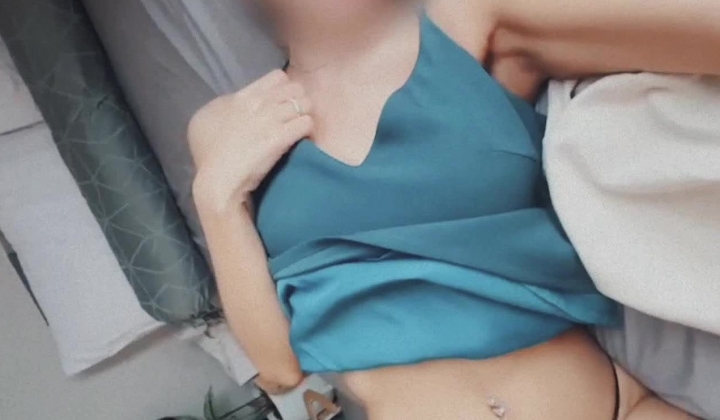 泰国顶级高颜美乳粉穴绿帽淫趴女神「Sirocco」OF露脸淫乱私拍 身材爆炸性瘾小淫妇各种多人淫