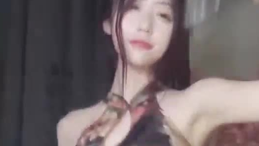 超萌萝莉美眉【萝莉小羊】最新！国风汉服舞蹈太赏心悦目了，简直是【洗眼神器】非常清纯可人的小美人