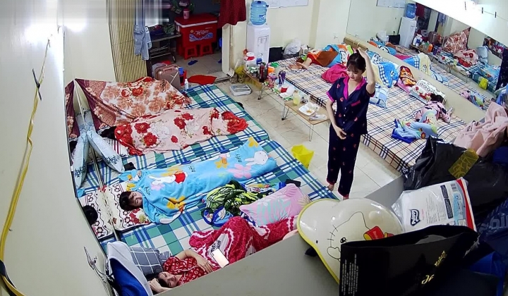 ️精品推荐 ️【破解摄像头】会所员工宿舍摄像头 超多白嫩美女露奶换衣
