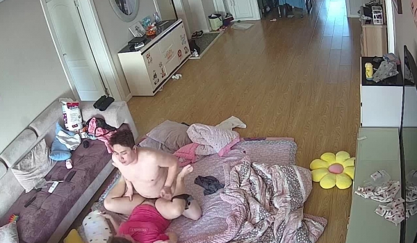【极品稀缺 ️破解摄像头】极品骚货淫荡眼镜骚妻 喜欢跪舔口爆吮吸大鸡巴 专业吃鸡三十年 吃完各种