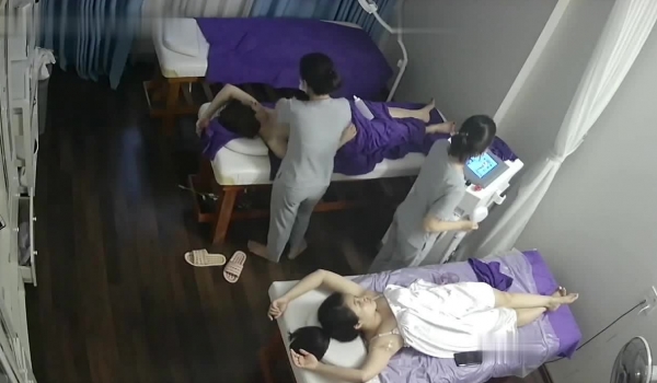 新流出 ️【破解摄像头】 ️美容院高质量少妇小姐姐全身刮毛