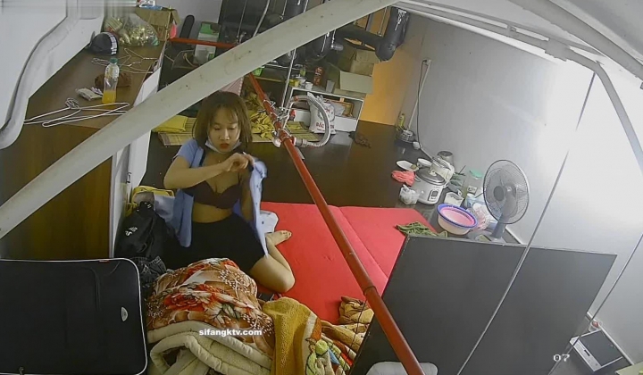 【极品稀缺 ️破解摄像头】极品服务员宿舍日常 ️小姐姐年轻美乳好坚挺 穿搭职业装制服很有气质 距
