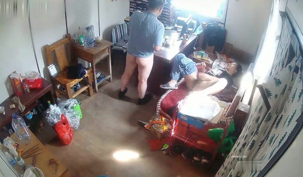 【破解摄像头】办公室内偷情连续啪啪三次