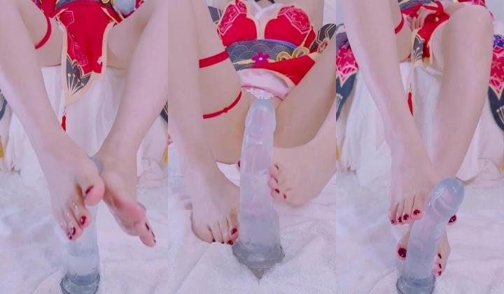 大奶一线天，可盐可甜，百变COS，嫩妹女菩萨【沐沐酱】裸舞道具自慰，玩屁眼玩阴洞