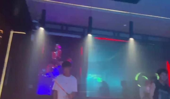 大神 KINGMASTER 付费VIP群长视频全套福利，帅哥大神 与在校大学生女儿母狗的性爱分享日记