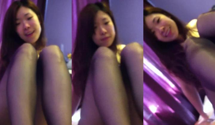 小姐用丝足给哥们儿撸 还笑着说没试过这样