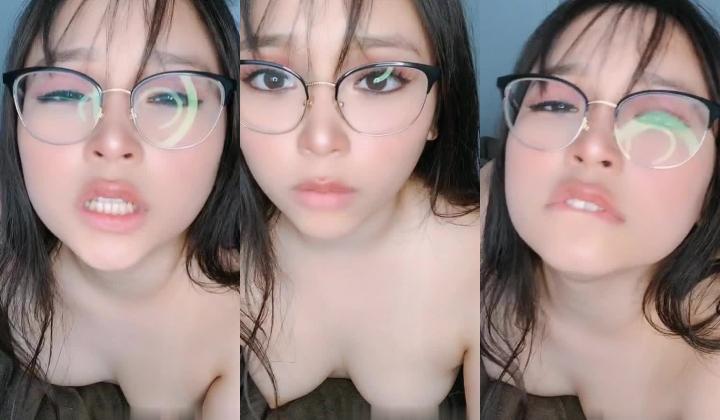 露脸才是王道！OF肥臀小钢炮【ambiyah】反差福利，道具紫薇COSER性爱