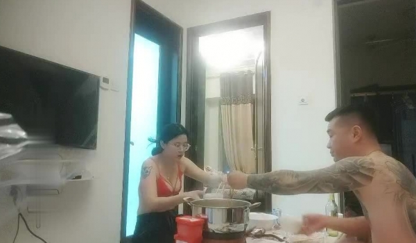 【武大郎寻欢】颜值还不错的小姐姐，新人姿势会的挺多，插几下就换，折腾的妹子累得够呛，娇喘不断劲爆