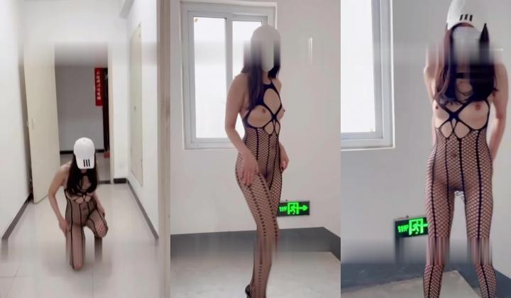极品身材露出淫妻 傲娇小仙女 付费VIP群最新福利，户外露出