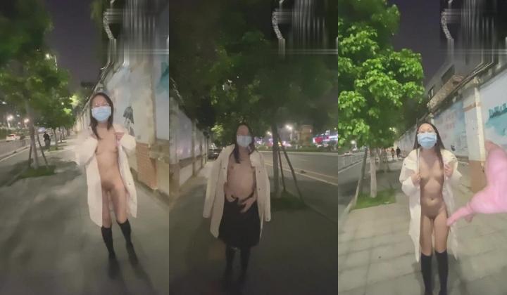推特露女神FSS冯珊珊最全全集 大尺度 裸夜走 狗爬尿 多次被路人看见 十分淡定