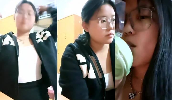 校园宿舍！【妍贝贝 】寝室内，趁室友们都不在，学妹偷偷漏出，真实，舍友一直聊天，还有些放不开