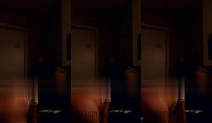 【究极反差学生妹】校内在读小母狗【nanzixxx2】推特福利，宿舍教室厕所地铁，全裸自慰舔小便