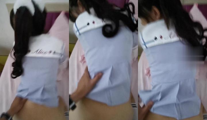【女神爱肉棒 ️性爱肉便器】双马尾萝莉『芽芽不乖』新版私拍 被哥哥绑在厕所强操 后入内射