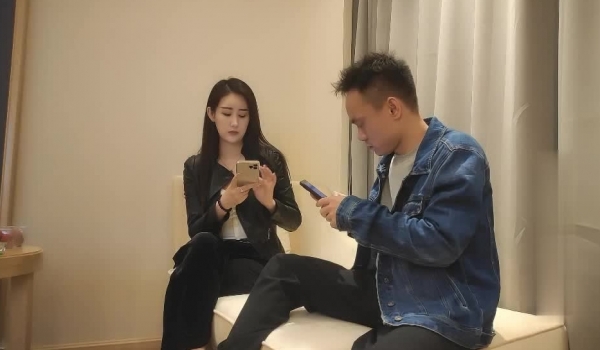 步宾探花 约高挑身材~白富美御姐~ ‘艹到我腿软了 哈哈 你肯定射了 检查套套 风骚御姐情趣对白