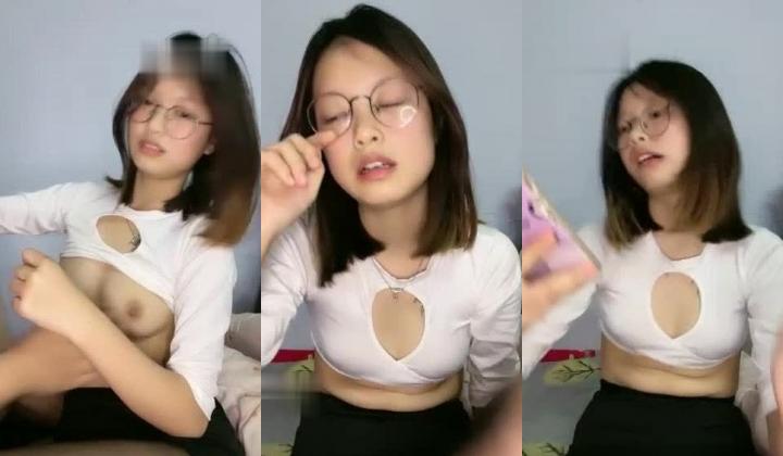 00后双姐妹淫乱！【泡泡鱼小美眉】好白菜都让猪拱了，粉嫩学妹被猥琐包皮哥干了