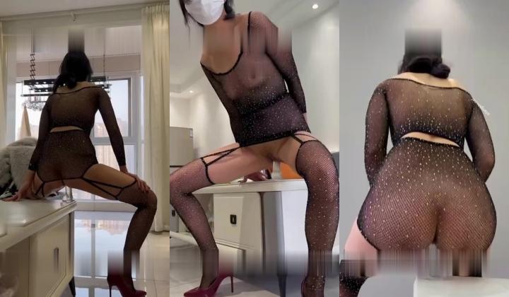 极品身材露出淫妻 傲娇小仙女 付费VIP群最新福利，户外露出