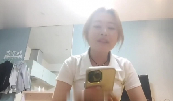 瘦子探花酒店约炮 ️19岁少女为了满足生理需求被操的疯狂叫爸爸，骚话不断