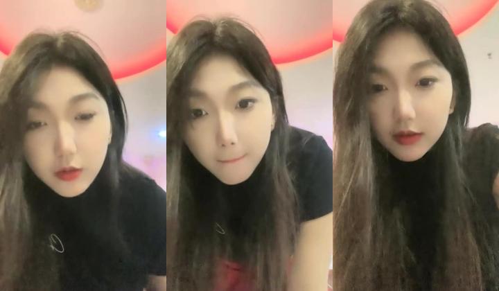 越来越疯狂了，【小野猫】，G奶学妹，健身房里偷偷露出，回到家里，楼梯间正裸露，楼下邻居开门了，玩