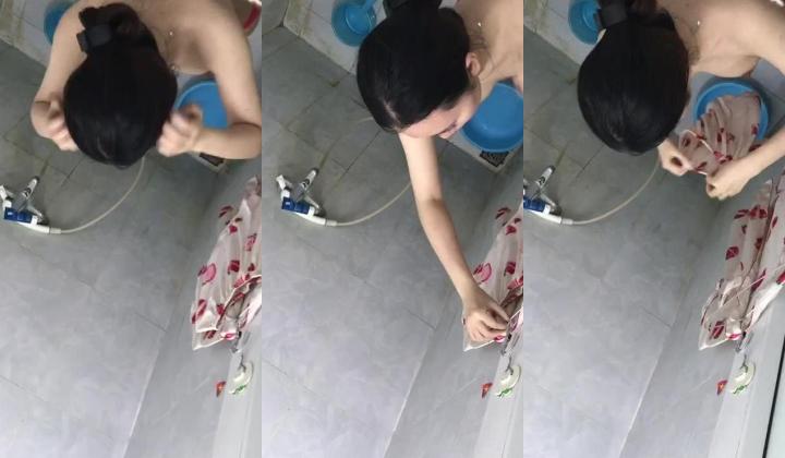 大神飞檐走壁拍下无数女人赤身裸体洗澡的珍贵视频