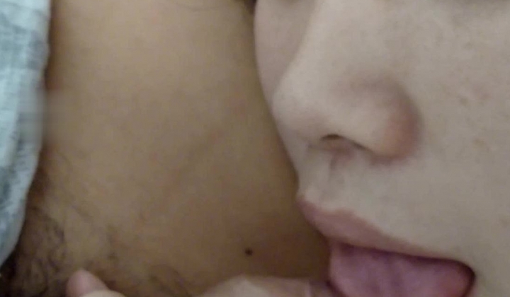 云盘高质露脸泄密，贵州良家少妇【任蕾】婚内出轨，与情人大玩性爱自拍，啪啪道具紫薇吹箫