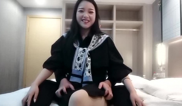 横扫魔都外围圈【魔性探花】约操高颜值气质甜嫩外围美女 全身白嫩 扛腿抽插逼紧水多真带劲