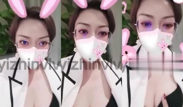 【极品骚货性爱流出】推特女神『大婊姐』深情解说每一个淫乱不堪的故事:当着老公面被他朋友无套插入的