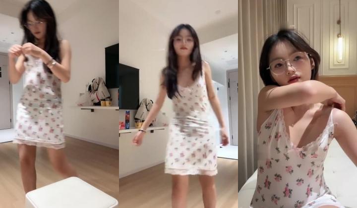 闷骚眼镜小迷妹【困】道具自慰，无套啪啪，尝试肛交后入，小母狗属性拉满