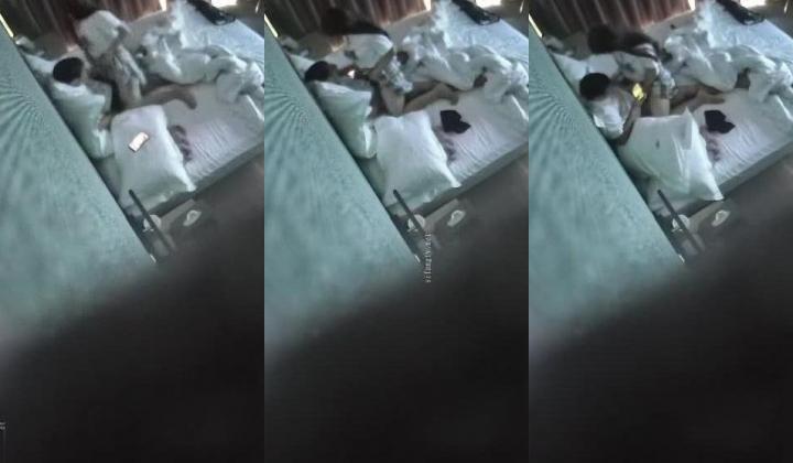 顶部白床合集378V，小姐姐们身材都棒棒滴，大学城附近，学生情侣居多