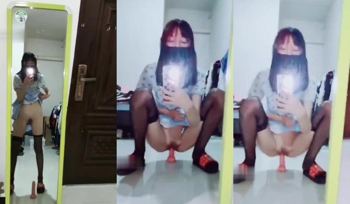 出道即巅峰新人露脸推特顶B王，人瘦奶大小魔女【蒂米】定制私拍，裸舞顶胯，道具紫薇无套啪啪内射
