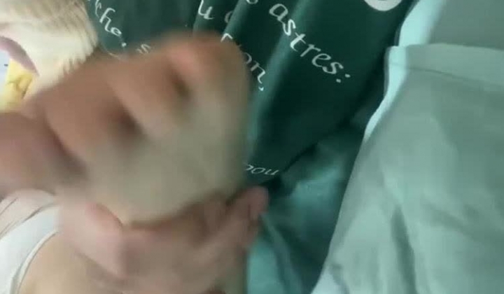 【推特网黄】淫妻癖夫妻，【高中老师】足交手炮性爱PAPA②，露营生活照，白花花肉体，很真实推荐