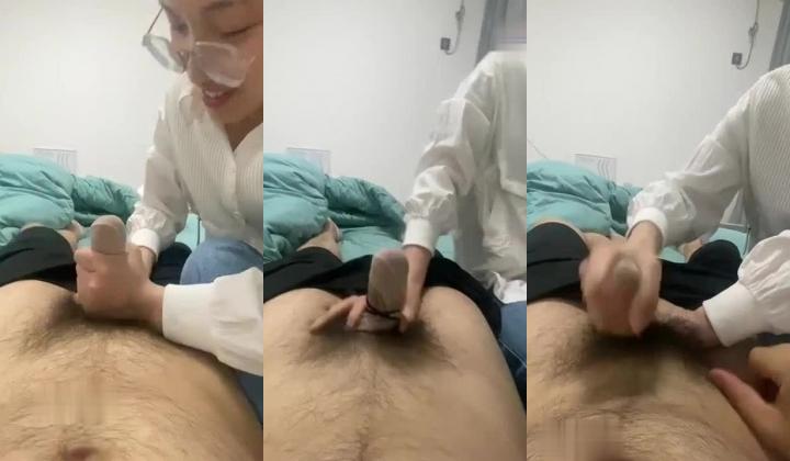 【推特网黄】淫妻癖夫妻，【高中老师】足交手炮性爱PAPA②，露营生活照，白花花肉体，很真实推荐