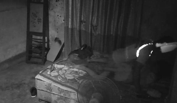 高挑少妇接客多 嫖客各种各样