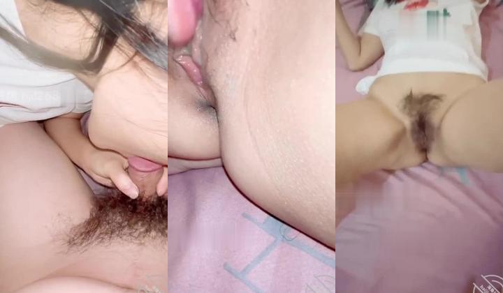强上内射熟睡的美女少妇邻居，声音太大被孩子听到，差点开门进来