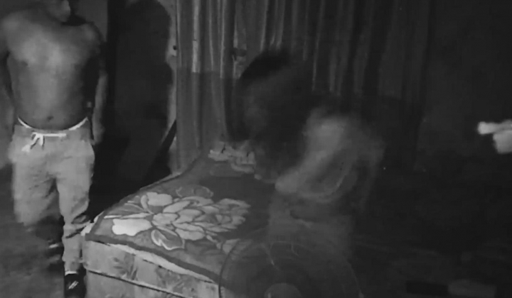 高挑少妇接客多 嫖客各种各样