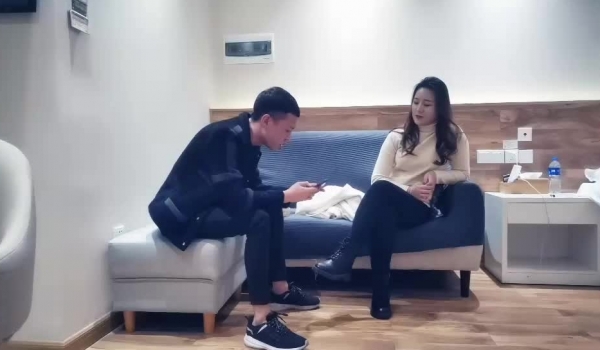 黄先生之今晚硬邦邦探花白色外套高颜值妹子，舔奶摸逼特写掰穴自摸骑坐大力猛操