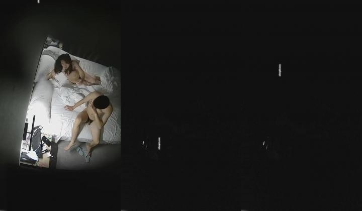 真实欣赏数对青年男女开房啪啪啪亮点多多最牛逼的当属情趣房极品巨乳妹的杀猪般嚎叫直接听硬了