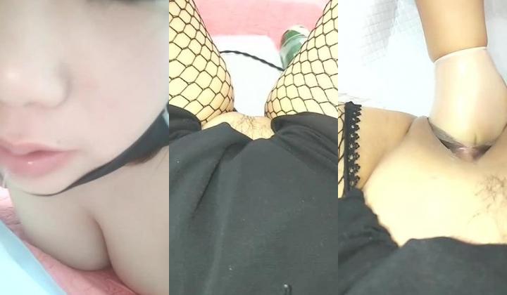 大逼女人玩绝技，逼璃塞可乐雪碧啤酒瓶，阴蒂拔罐尿道插道具拔出尿尿，大鸡巴爆菊花抽插，毒龙边拉边吃