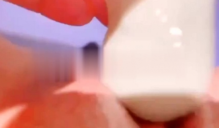 极品宅男福利！青春无敌！推特福利姬大网红柚木好友，可盐可甜嫩妹【青木小荷】收费私拍，紫薇3P打炮被死胖子摧残蹂躏