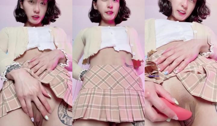 中韩混血博士生，超大阴蒂，撸铁肌肉女【peachy】自慰啪啪群P，下海拍A片，猛女