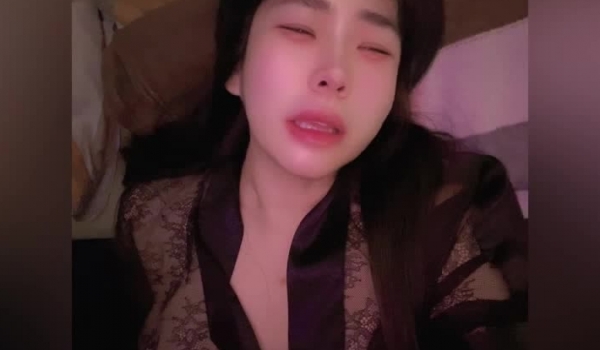推特25万粉爱健身的撸铁网红【蜜糖】私拍，表里不一私密生活糜烂
