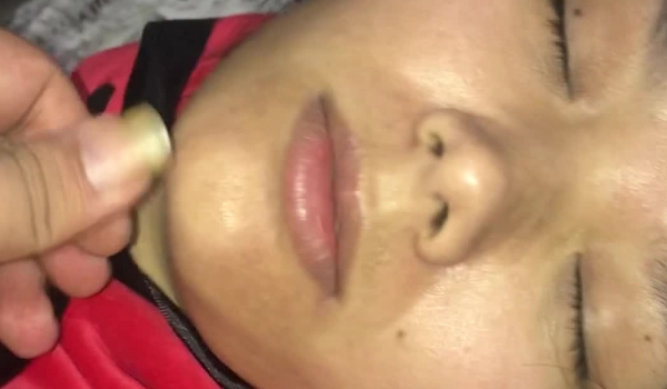 【真实灌醉】卖保险的少妇喝点酒玩弄菊花-高清原版无水印