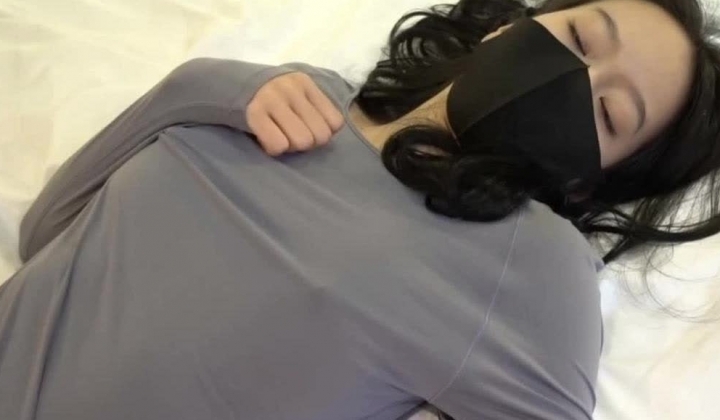 高价自购，学生控、臀控、丝袜控的摄影大师【rosi】私拍，漂亮艺校舞蹈生透明丝袜内内露毛