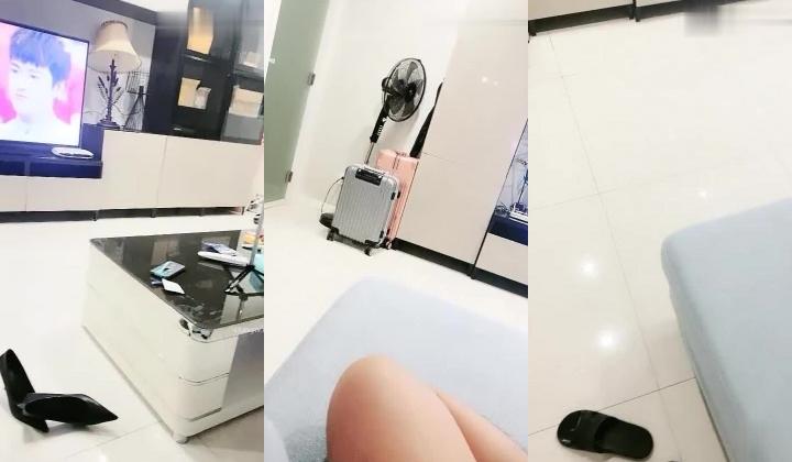 【不看后悔】土豪1万块搞超极品妹纸回家玩 被土豪干了两炮 晚上还陪唱歌 凌晨还要自慰 心疼一波 