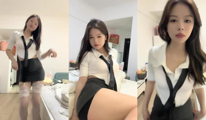20小时重磅核弹，【财神爷的心尖宝贝】，酒吧女神，闺房里脱光，抠逼，撒尿