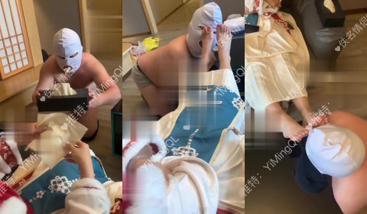 济南95后夫妻【佚名情侣S】最新福利，观战主人性交，黄金圣水调教，对话粗口淫荡