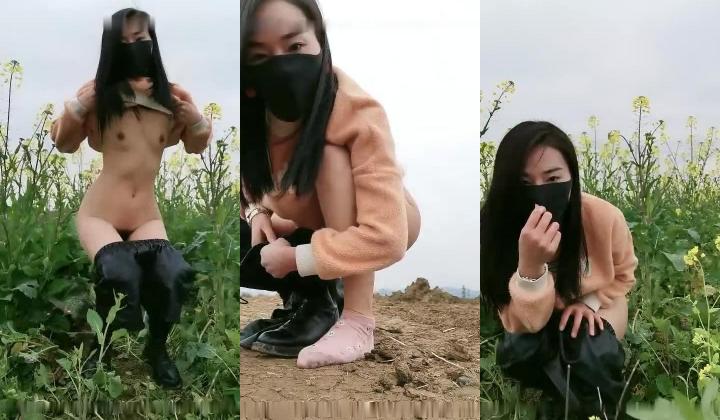 喜欢户外骚气少妇【要找一夜情】驾车多处野地露出，跳蛋塞入翘屁股马路上脱裤子，很是诱惑不要错过