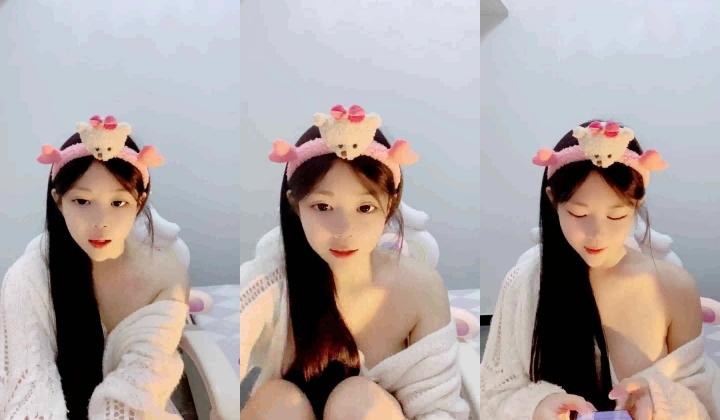 我靠，爱死了【小米】好嫩啊，雪白纯大胸，无毛一线肥美逼 ，小仙女再配上这么美的大奶子，绝了