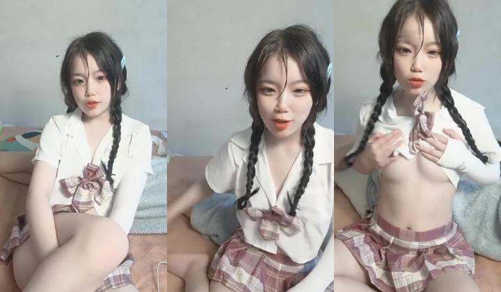 最新下海小仙女，，【纯欲小白兔】，扎着两只辫子的小妹，被两个男的轮番干，刮了毛内射，真猛真精彩