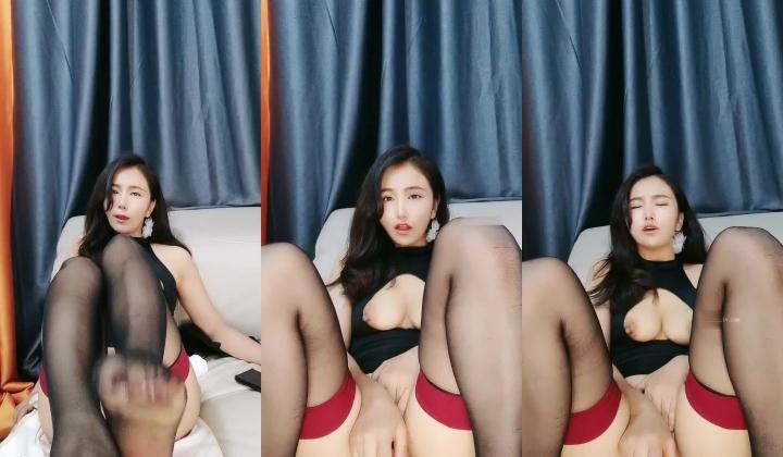 御姐女神！超漂亮~首次喷水~【晚风吹起】扩阴~喷尿~喷水，港风女神，这眼神太勾人了，看一眼就忘不